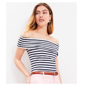 LOFT•Women's Striped Navy and White Top
